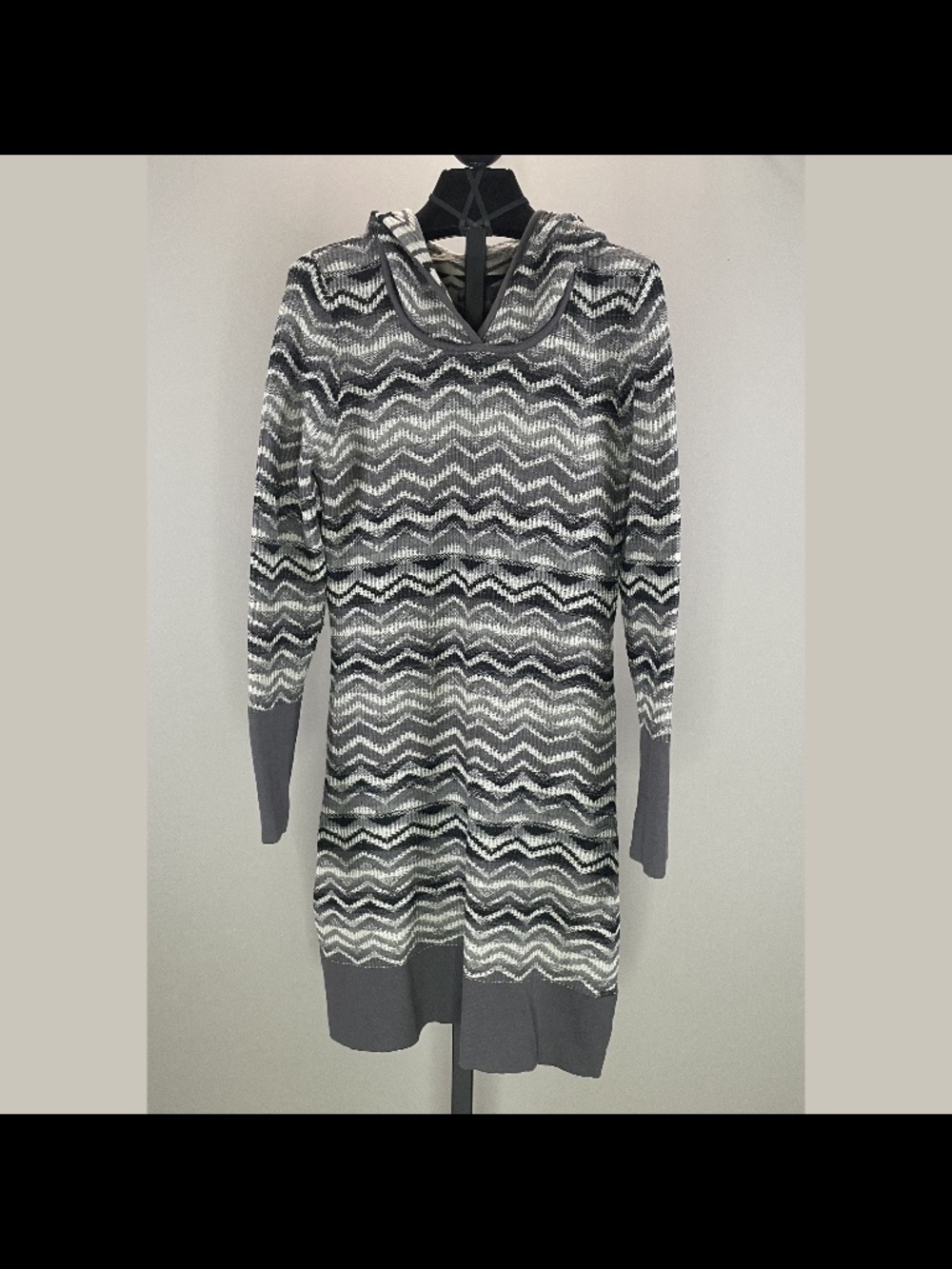 Prana Sweater Womens Large black gray chevron stripe knit hooded tunic casual - Picture 1 of 7